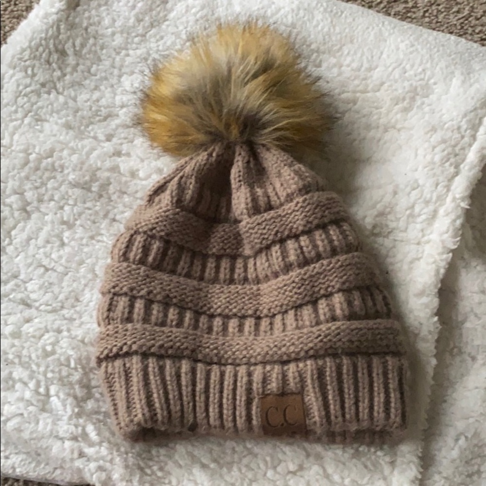Tan hat